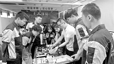 探索职业本科高质量发展新路径_fororder_zgjyb0903005_001_01_b 探索职业本科高质量发展新路径_fororder_zgjyb0903005_001_01_b
